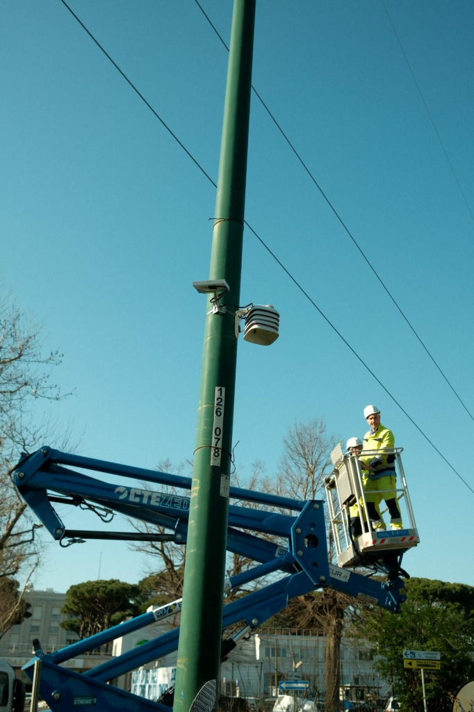 𝐒𝐞𝐧𝐬𝐨𝐫 𝐢𝐧𝐬𝐭𝐚𝐥𝐥𝐚𝐭𝐢𝐨𝐧 𝐢𝐧 𝐍𝐚𝐩𝐨𝐥𝐢